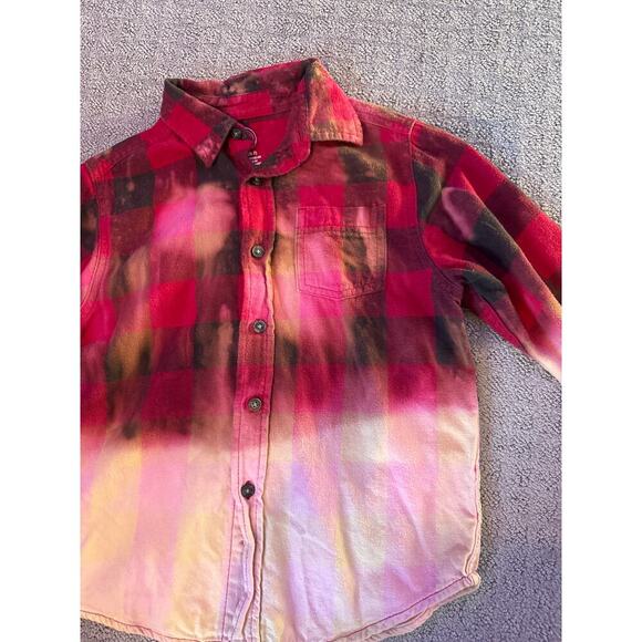 Boys' Boutique Distressed Christmas "Jingle All the Way" Red Flannel, sz S (6-7) - Picture 4 of 6